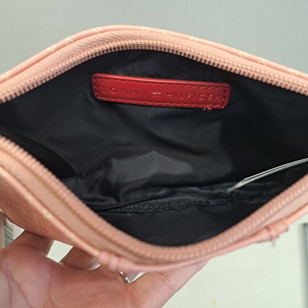 TOMMY HILFIGER Women's Pink Logo Zipper Wristlet Wallet - Picture 5 of 6